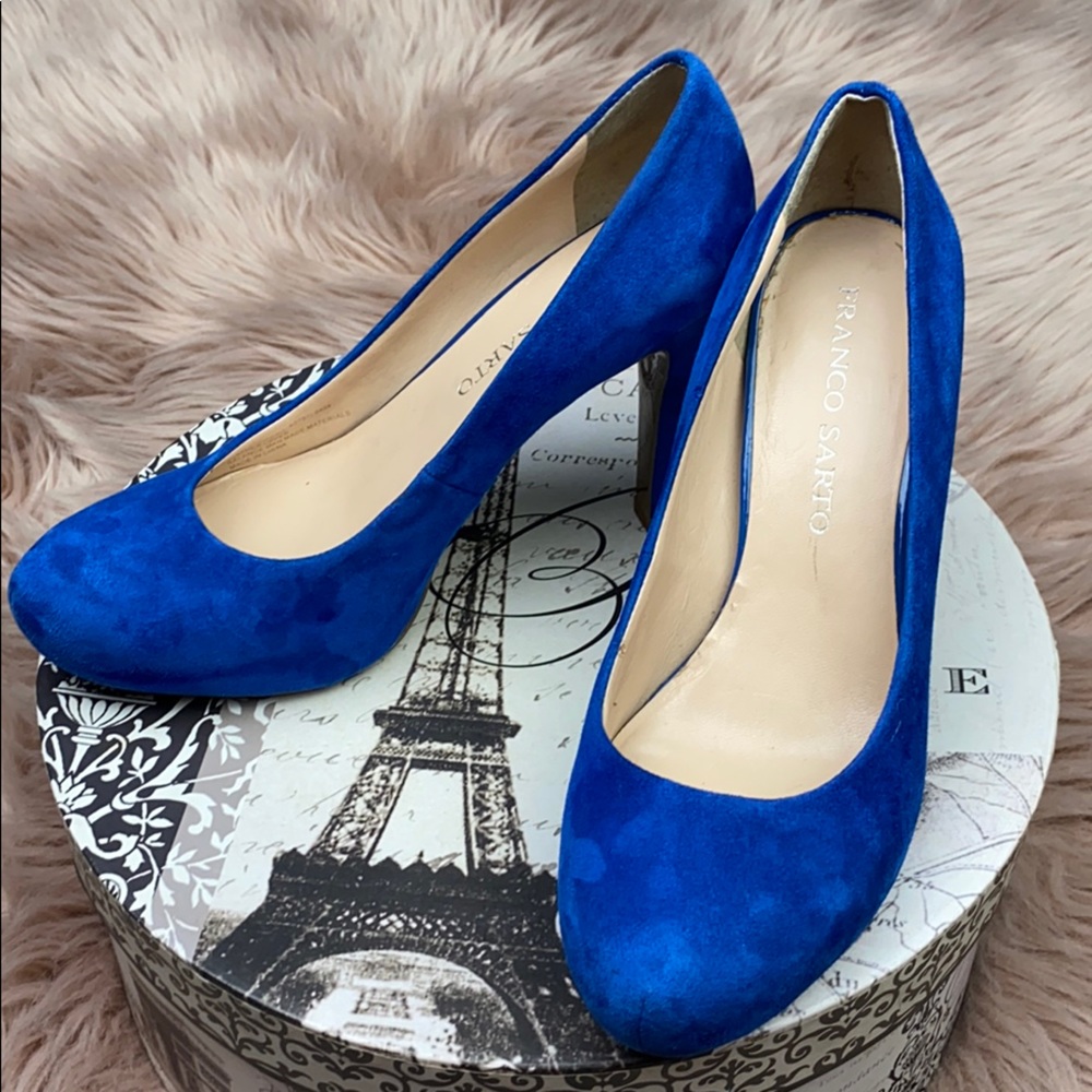 Blue Suede Pumps 💙